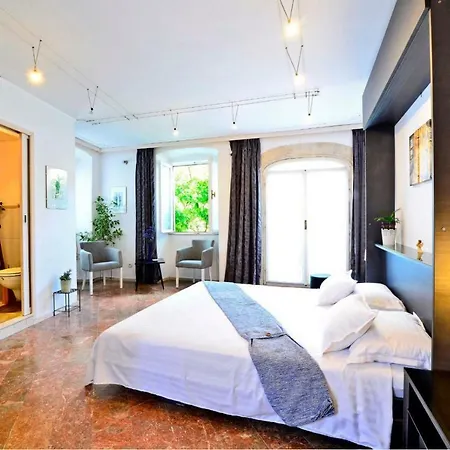 Guest house Romantic Gena Trogir